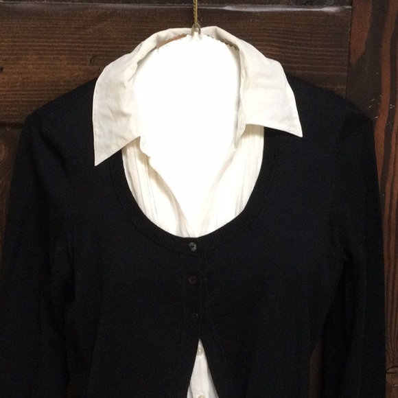 💋 4/$30 Liz Claiborne sweater buttondown top - Picture 3 of 7